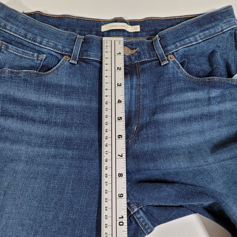 Levi's Classic Capri Jeans - Women's Blue Denim Straight Leg Comfort Fit Size 32 - Picture 6 of 11
